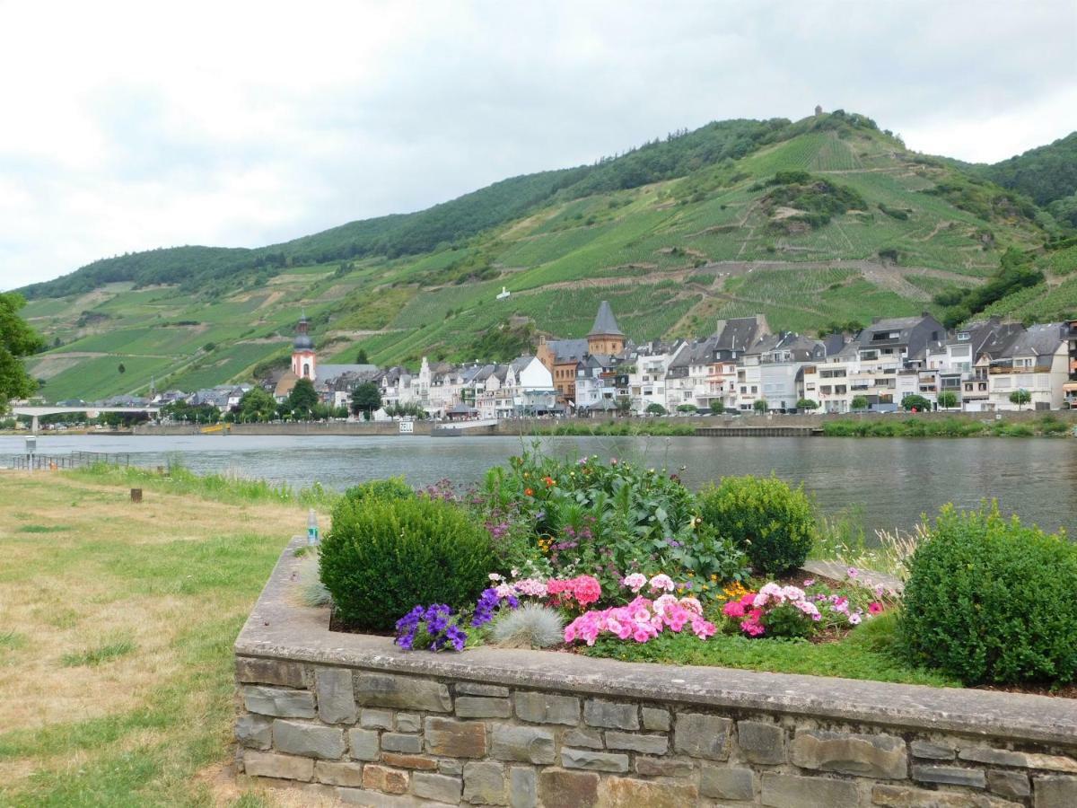 Die Ferienwohnung Lindenhof Zell an der Mosel Esterno foto